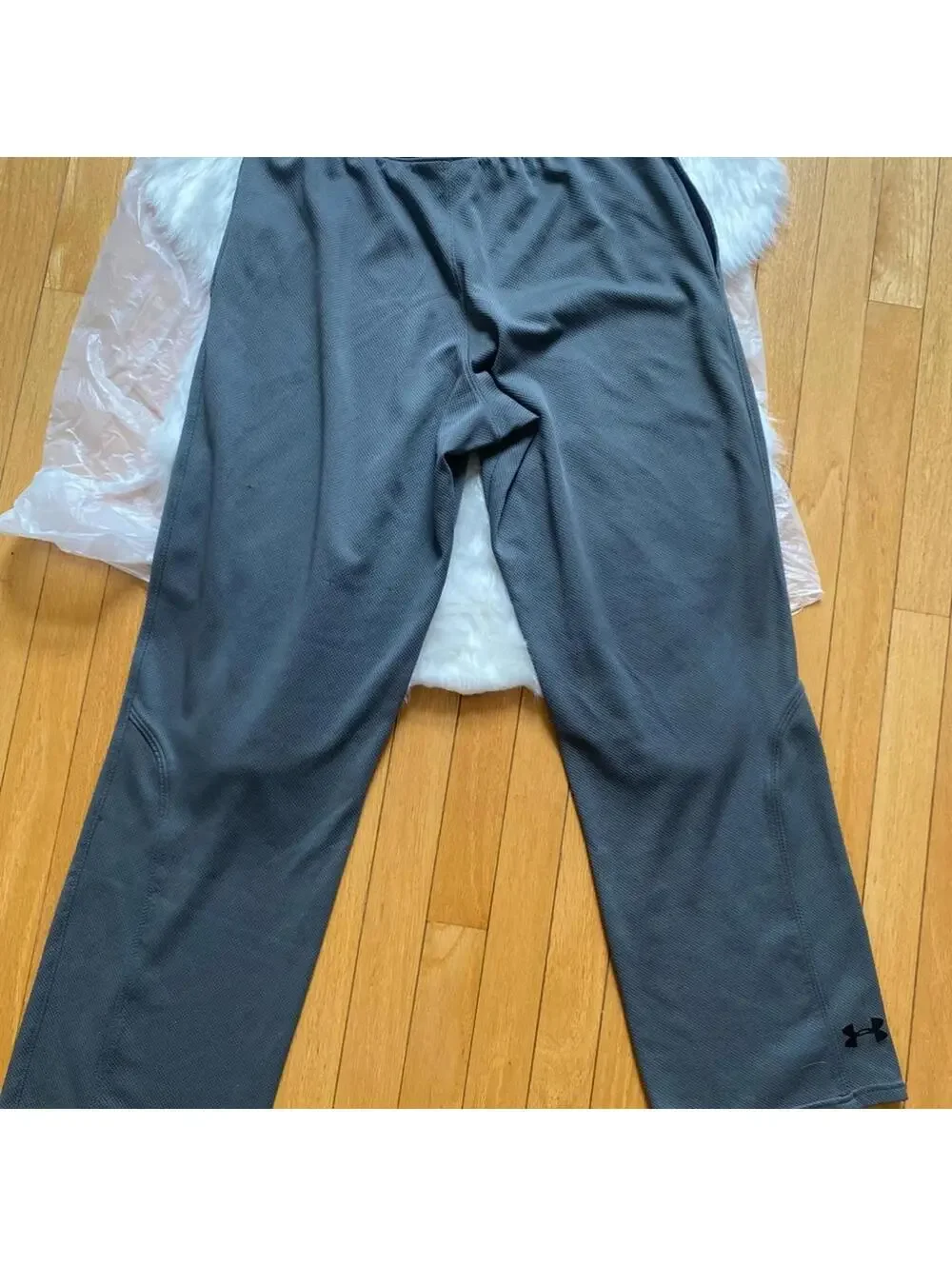 Men’s Under Armour Gray Athletic Pants Size Medium
